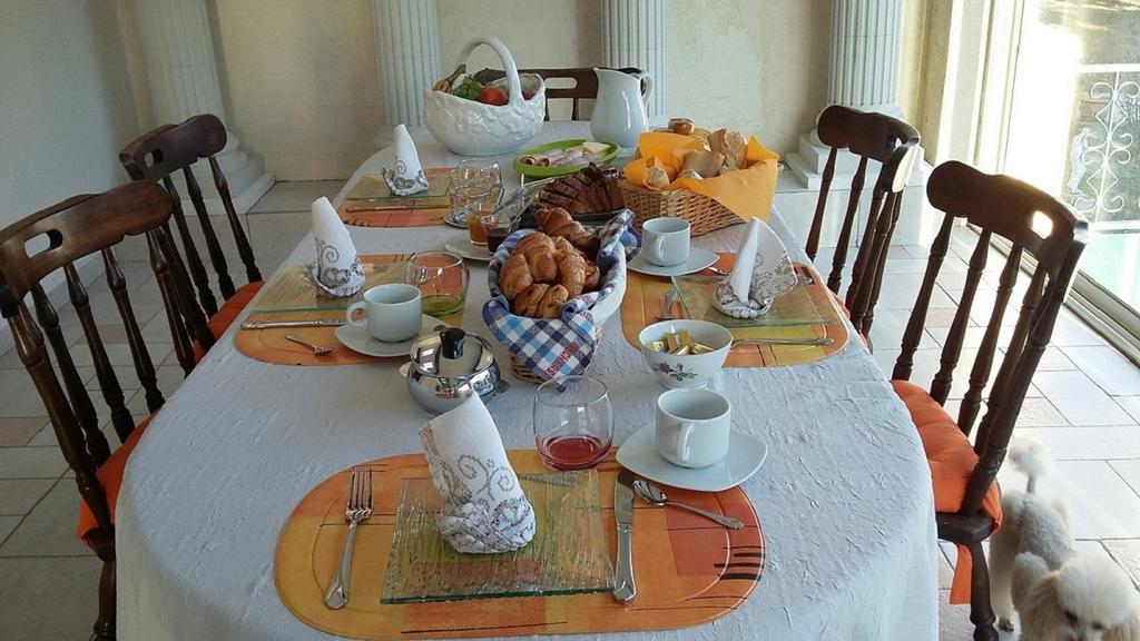 Domaine De Bailheron Hotel Beziers Ruang foto