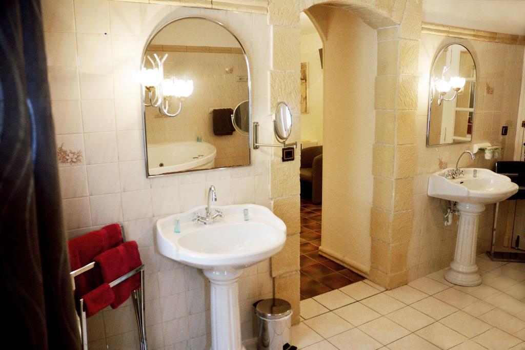 Domaine De Bailheron Hotel Beziers Bagian luar foto